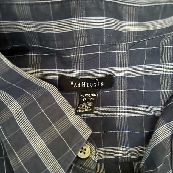Van Heusen short sleeve button down - Picture 4 of 4